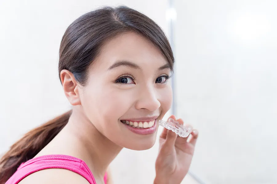 Clear Aligners for Busy Professionals: Discreet and Convenient